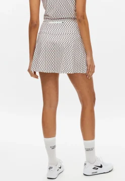 Amy Skort,<Röhnisch Online