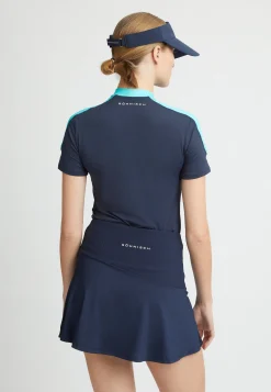 Camila Top,<Röhnisch