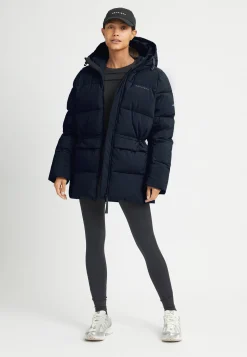 Nellie Jacket,<Röhnisch